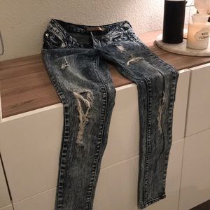 HIGHWAY | distressed denim jeans